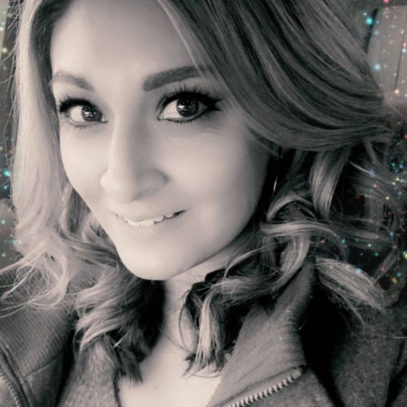 Meet your Posher, Heather - Picture 1 of 1